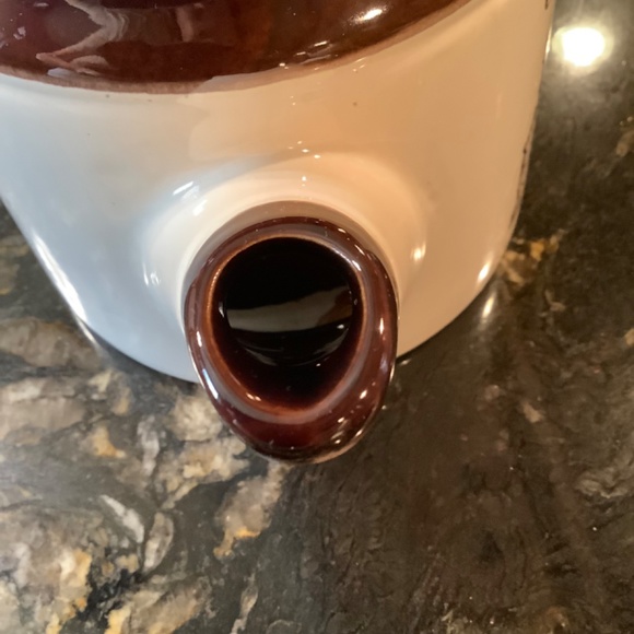 Collectible 1970s ABENAKIS BEAUCEWARE.  Teapot.  Canadian Pottery. - Picture 4 of 7